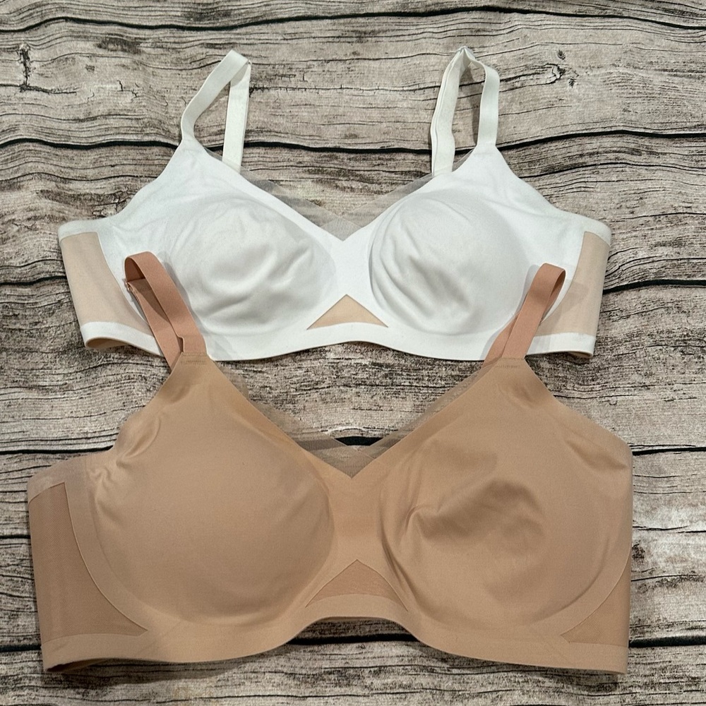 2 Honeylove Crossover Bras in White and Beige Size Medium
